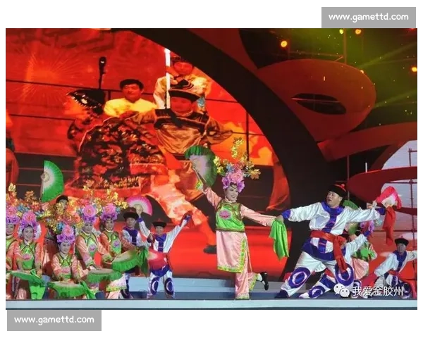 《欢歌笑语扬秧歌激情四溢竞舞动风采全城共庆传统文化盛事》